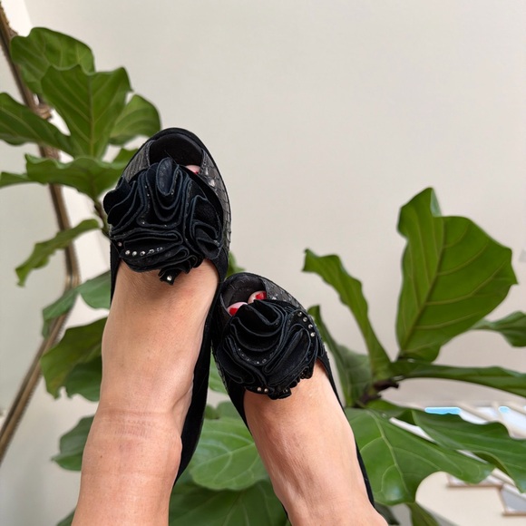 Anthropologie  Brand New Sexy High Heel platform Peep Toe Flower Pumps 🌈 - Picture 2 of 10